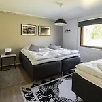 Haistila Retreat With Elegant Views & Sauna Near Rovaniemi Gerendaház