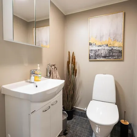 Haistila Retreat With Elegant Views & Sauna Near Rovaniemi Lodge