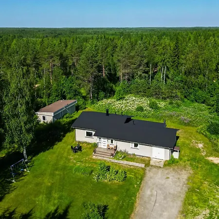 Haistila Retreat With Elegant Views & Sauna Near Rovaniemi *